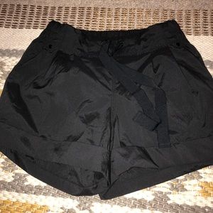 black lululemon shorts size 2